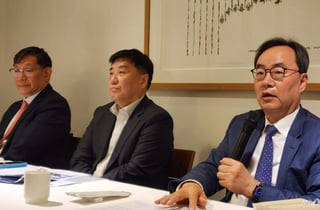 "요즘 전공의들, 진료 잘 볼지 걱정"…수련 시간 단축에 스승들 일침