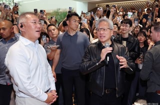 "지금은 현대차그룹의 시간"…하루만에 정의선 또 만난 젠슨 황