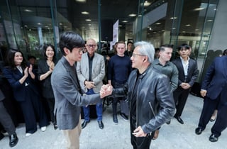 SKT·네이버 찾은 젠슨황, 엔비디아 생태계로 韓 기업과 결속 노린다