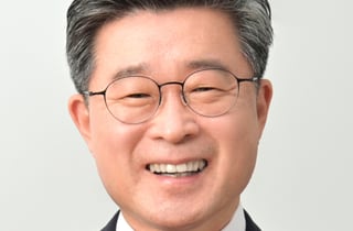 '이순신 지킴이' 김길성 중구청장 재선…"더 큰 중구 만든다"