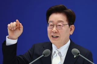 李대통령 "1분기 명목 GDP 10.5%↑…국채비율 낮아지고 세수 늘어난다"