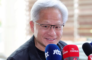 "한국에 선물"…젠슨 황이 밝힌 서울 AI 연구센터, 어떻게 꾸려질까?
