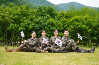 "군복 입은 세 누나처럼" 막내도 꿈 이뤘다...'육·해·공' 부사관 4남매