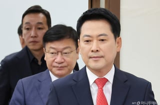 국힘 최고위서 '장동혁 거취' 정면 충돌..."총사퇴해야" vs "철없는 소리"