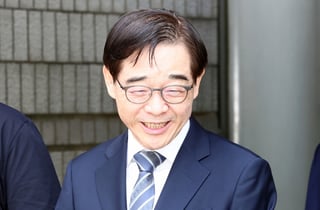 '변호사법 위반' 권순일 전 대법관 1심 공소기각…"검찰 수사권한 없다"