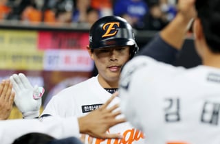 '이럴수가' 홈런 1위 23세 포수가 대표팀 낙마라니... 병역 미필 2명만 AG행 '왜' 나왔나