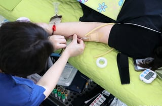 "35년간 444회 헌혈"...교사 김기선씨 '헌혈자의 날' 표창