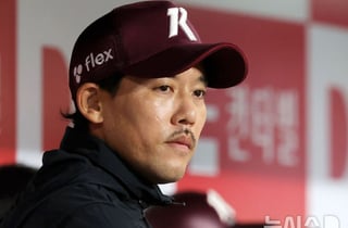 키움 이용규 코치, 음주운전 추돌 후…경찰차까지 들이받았다