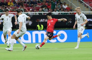 [속보] '중원 핵심' 황인범 동점골…1-1 균형(후반 진행 중)