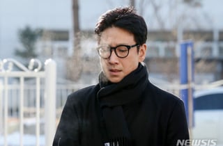 故이선균 '수사정보 유출' 수사관에 검찰, 징역 3년 구형
