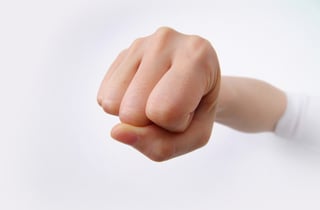 어린이날 앞두고 2살 아이 뒤통수 '퍽'…60대 남성 검찰 송치