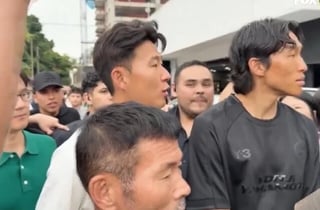 "고수 빼주세요" 손흥민 등장에 멕시코 타코집 '들썩'...포옹·키스 세례