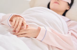 "많이 자도, 적게 자도 늙는다"…노화 속도 늦추는 적정 수면 시간은?