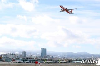 제주공항 인근서 드론 날렸다가…항공기 10분간 이착륙 통제