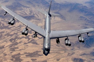美 B-52 추락, 탑승자 전원 사망 "44년전 사고후 최대피해"[영상]