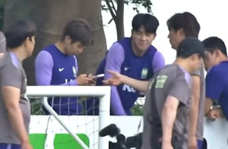 홍명보, 훈련 중 이강인 휴대전화 압수…"학교 같다" 외신도 주목