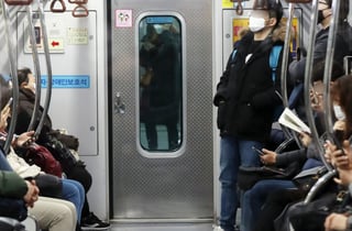 지하철서 자리 다투다 '퍽'…여성 폭행한 중년 남성 도주, 경찰 수사