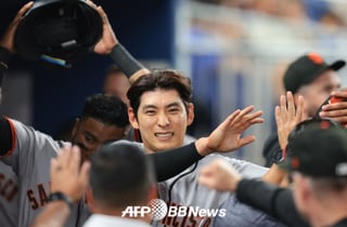 '대박' 이정후 韓 최초 타격왕 보인다! 다시 '멀티히트 폭발' 득점+도루까지 '만점 활약' ML 전체 타율 2위 등극 [SF 리뷰]