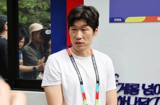 '4골 폭발' 일본 대승 본 박지성 "부럽다"...한국과 전력 비교 질문엔