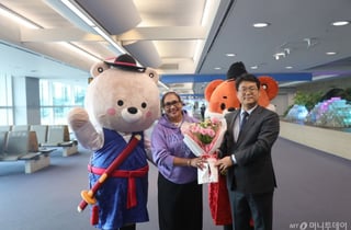 "세 번째 한국 여행도 설레"…인도네시아 단체관광객 첫 무비자 입국