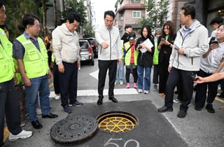 "집중호우 피해 최소화"…오세훈, 관악구 반지하 주택가 현장점검