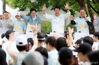 '뜨거운 감자' 2030 여성 표심...누구도 압도적 선택받지 못했다