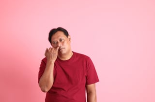 "코 후볐더니 초록색이 왜 나와"…코딱지에 숨은 뜻밖의 신호 셋