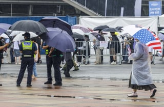 "돈 내고 공연 못 봤다"...'잠실 시위'에 콘서트 줄차질, 손배 청구 될까