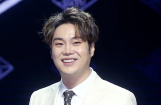 '강제추행 벌금형' 유재환→정경 이름 바꿨다…혼성밴드 '로즈' 새 출발