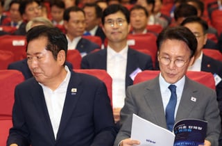 정청래 '검찰개혁' 전선 무력화 나선 김민석 "與요구로 처리 지연"