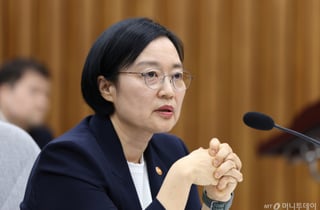 다주택·주적론까지…청문회 첫날, 野 집중공세에 긴장한 한성숙