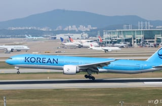 국토부, 대한항공·아시아나항공 합병 인가…12월17일 통합 완료