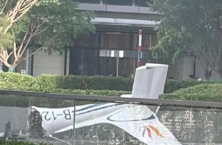 베이징 108층 빌딩에 항공기 충돌…"긴급 대피, 사람들 뛰어나와"