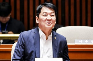 與 "안철수, 호남 반도체 투자에 '대통령 직권남용' 운운…고발 조치"
