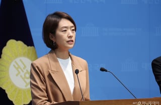 '친문' 고민정, 유시민 향해 "수박 멸칭 휩쓸 때는 어디 계셨나"