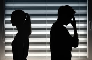 돌 반지도 사라졌다...아이 데리고 집 나간 아내, 세간살림도 '싹쓸이'
