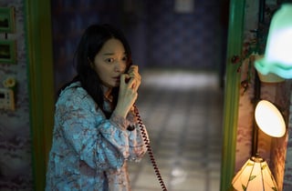 신민아 하드캐리한 '눈동자', 여름극장가 다크호스로 급부상