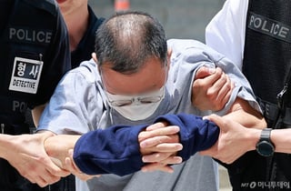 광화문에서 낫 휘두른 70대, 왜 살인미수 혐의 적용됐나