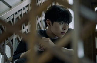 '맨 끝줄 소년' 최현욱, 대선배 최민식 쥐고 흔든 깡