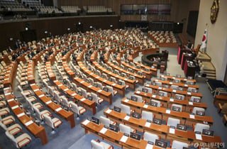 與, 법사위 등 11곳 원 구성 포문 열었다…한성숙 총리 인준도 통과