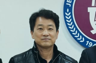 물에 빠진 아이들 구했던 세 딸 아버지…마지막엔 4명 살리고 떠났다