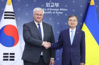 한-우크라 외교장관, '북한군 포로' 송환 협의…"국제인도법 따라 진행"