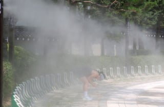 [오늘 날씨] 중부는 '최고 33도' 더위…남부는 장마 시작