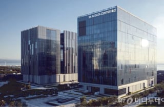 'AIDC' 키우는 SK·GS… 건설계열사 수주 청신호