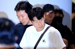 손흥민 귀국 첫마디 "죄송합니다"…홍명보 야유한 팬들 "파이팅" 위로