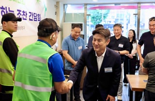 출근버스 탄 김동욱 도봉구청장…교통·안전 현장서 민선 9기 '첫 일정'