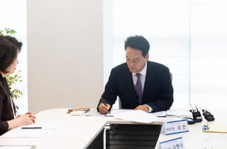 안민석 경기도교육감, 취임 첫 결재는 '폰 프리 스쿨'…교육개혁 시작