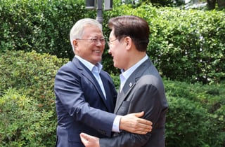 청와대 첫 오찬…李 "외연 확장도 조화롭게" 文 "당내 단합이 출발점"