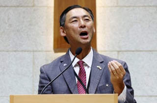 '李 대통령 명예훼손' 모스탄, 검찰 송치…출국정지 연장