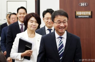 與, 법사위 필두 11개 상임위 시동…李대통령 "입법 속도" 부응